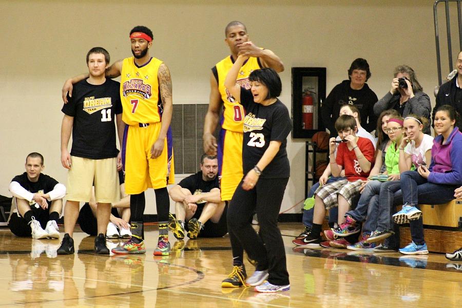 The Harlem Wizards distracting their fellow opponents. 
