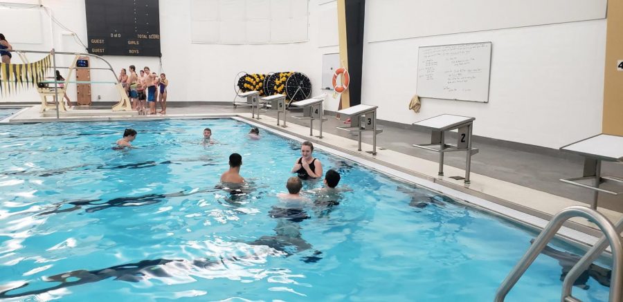 Lifeguarding class gives elementary kids swim lessons