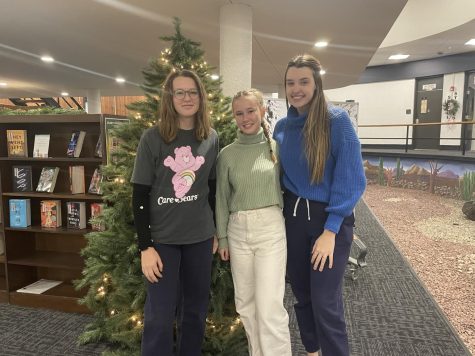 The exchange students (from left to right) Karolina Jandova, Eva Frechede, and Maite Vilar Muchiutt are looking forward to their holiday plans. 